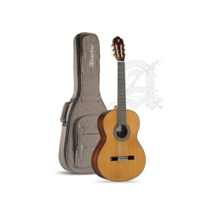 Guitarra Clásica Alhambra 5P de la serie Conservatorio con tapa de cedro macizo y aros y fondo de Palosanto de India. 2