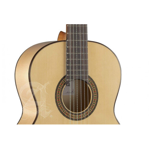 Guitarra Flamenca ALHAMBRA 3F con tapa maciza de abeto alemán,cuerpo de sicomoro y diapasón de palosanto de India.