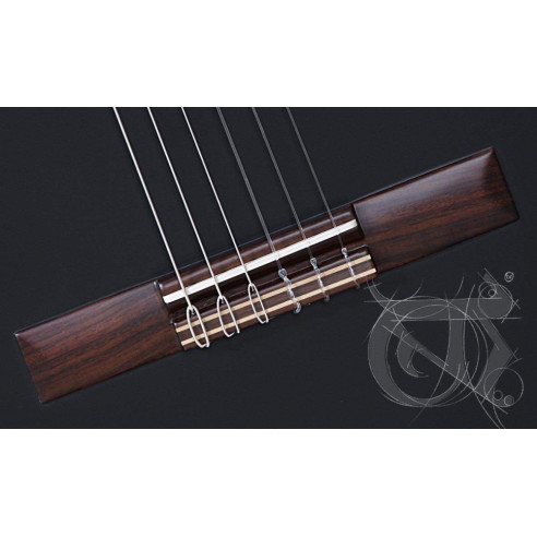 Alhambra 1C BLACK SATIN Guitarra Clásica negra con funda