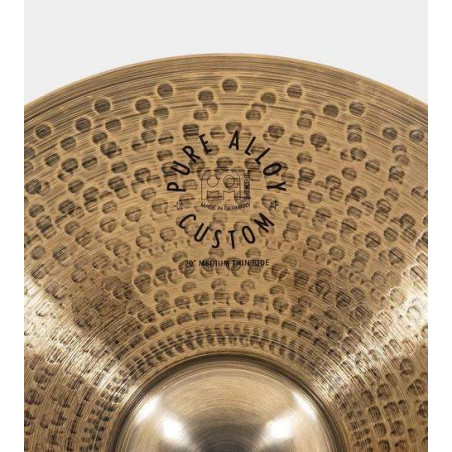 Plato Medium Thin Ride de 20" Meinl Pure Alloy Custom, abarca un amplio rango dinámico y un espectro tonal completo.