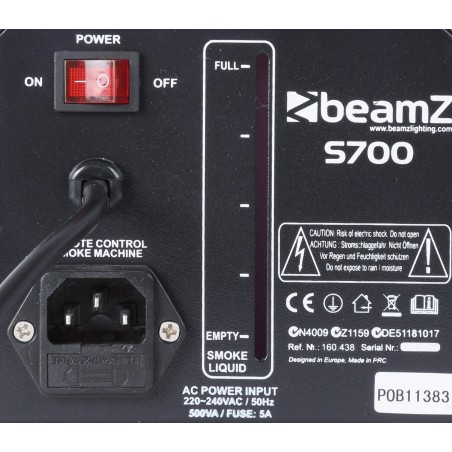 BeamZ .S700 Maquina de humo 700 Watts Compacta.se suministra con Liquido de Humo y mando a distancia con Cable