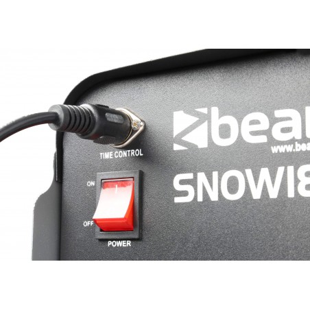 Máquina de nieve BeamZ SNOW1800 de 1800W con efecto copo de nieve para crear un ambiente invernal en cualquier fiesta.