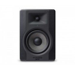 Monitor de estudio M-Audio BX5 D3 biamplificado, de 70W.