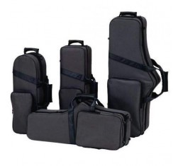 Estuche J.MICHAEL para Saxo Alto Semirígido y ligero, modelo 780 de color negro.