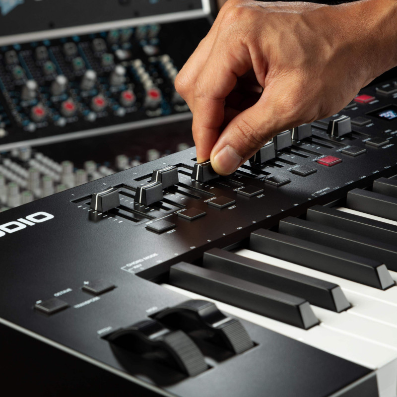 Compra Oxygen Pro 61 online | MusicSales