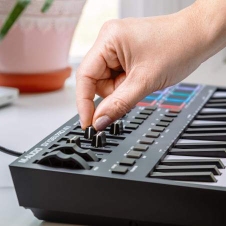 Compra Oxygen Pro Mini online | MusicSales Compra Oxygen Pro Mini online | MusicSales