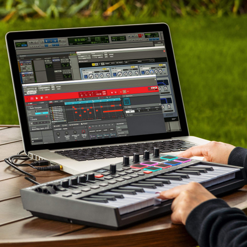 Compra Oxygen Pro Mini online | MusicSales