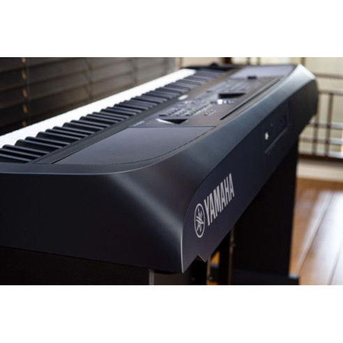 Yamaha DGX-670B Piano Digital 88 Teclas Negro