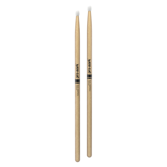 Baquetas Classic Forward 747B American Hickory Nylon TX747BN