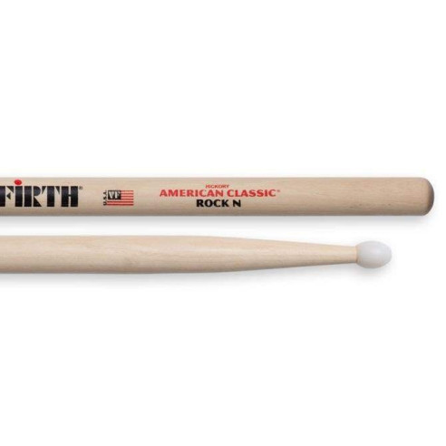 Baquetas Vic Firth Rock N American Classic Nylon, su cabeza oval produce un sonido lleno. Perfecta para rock y banda.