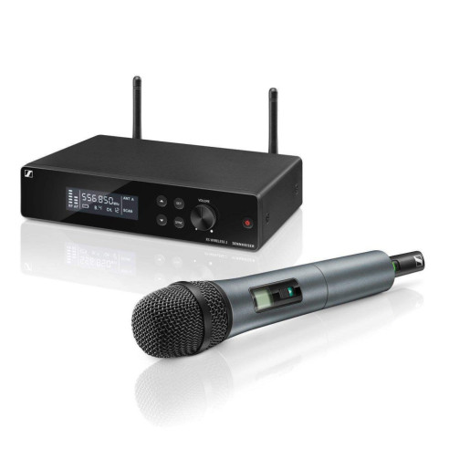 Sistema inalámbrico de mano Sennheiser XSW2-865 Rango A, flexible y resistente para cantantes y presentadores.