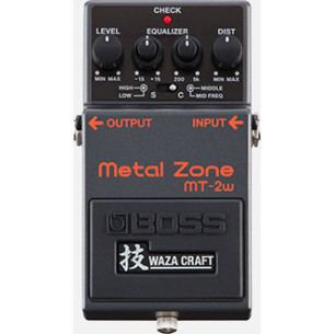 Pedal de Distorsión Boss Metal Zone Waza Craft MT-2W con circuitería de audio totalmente analógica, fabricado en Japón.