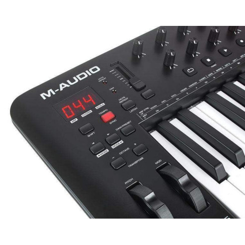 M-AUDIO OXYGEN 25 MKV, Teclado controlador 25 teclas sensibles a la velocidad,8 pads de disparo,8 Botones asignables,