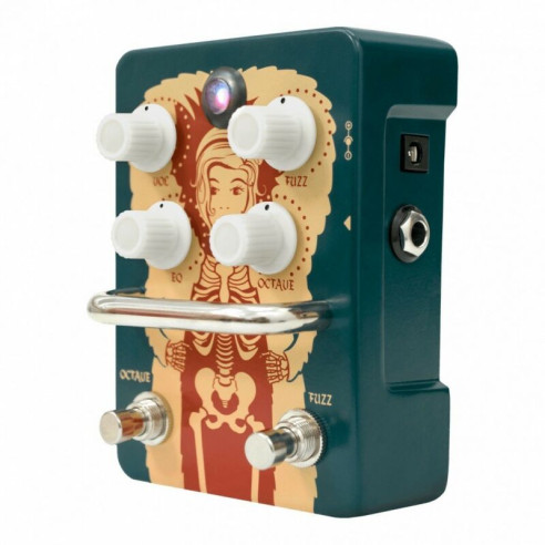 Pedal de efectos Orange Fur Coat Vintage Fuzz, con octava ajustable.