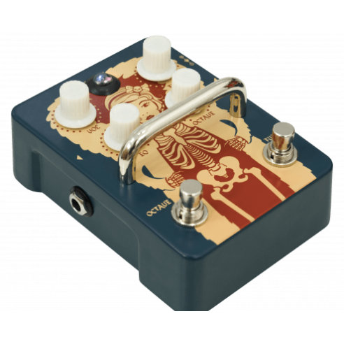 Pedal de efectos Orange Fur Coat Vintage Fuzz, con octava ajustable.