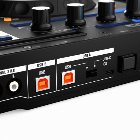 comprar controladora de DJ profesional Reloop Mixon 8 Pro con 4 canales para Serato DJ Pro y Algoriddim djay Pro AI.