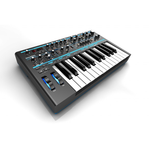 Sintetizador mono de modelado analogico de 25 teclas NOVATION BASS STATION II