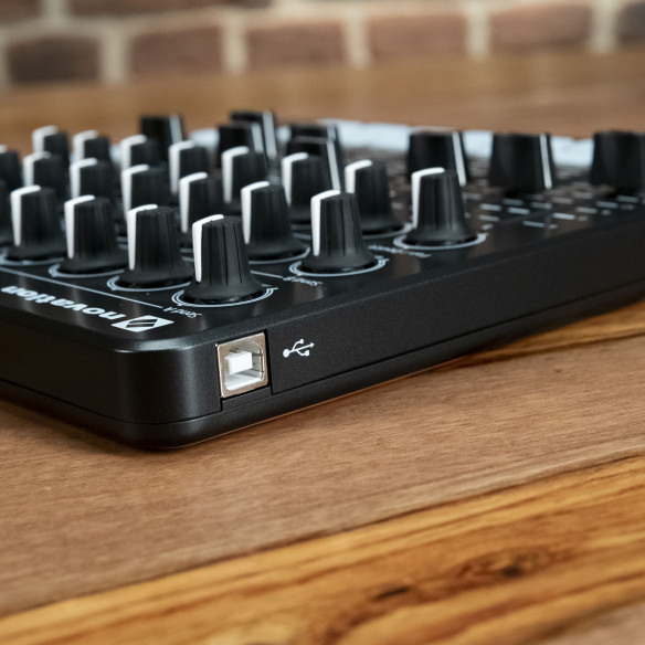 Controlador USB Launch Control XL MKII Black para Ableton Live