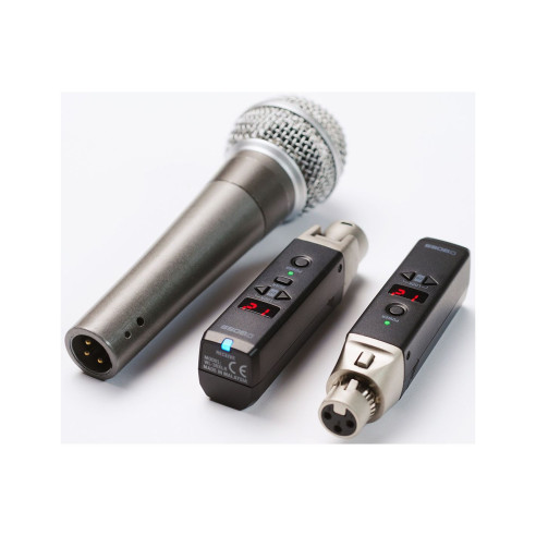 Micro inalámbrico sin configuración Boss WL-30XLR para convertir tu micro dinámico en inalámbrico.