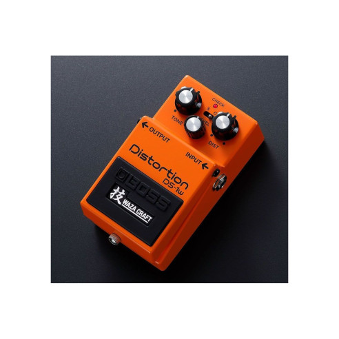 Boss DS-1W Pedal Distorsión WazaCraft Edtion