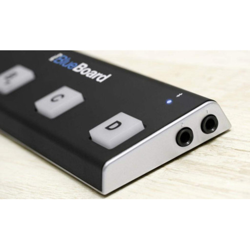 Pedalera Bluetooth MIDI para iPhone, iPod touch, iPad y Mac IK Multimedia iRig Blue Board.
