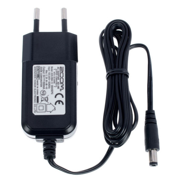 ZOOM AD-16 Alimentador 9V / 500mA ZOOM AD-16 Alimentador 9V / 500mA