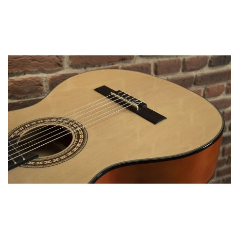 Compra Guitarra Clásica QGC-20 online | MusicSales