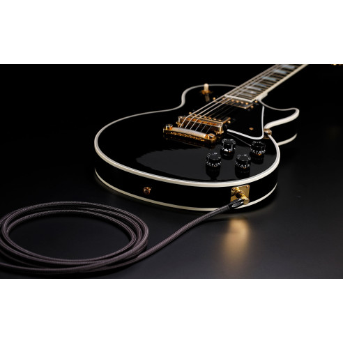 Cable de instrumento Boss Premium BIC-P10A con conectores de 1/4 de pulgada de recto a ángulo recto y 3 m de longitud.