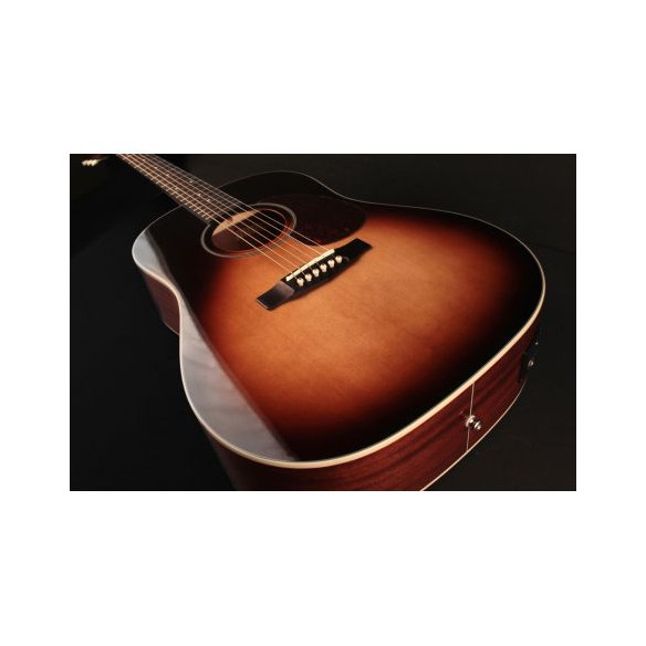 Guitarra acústica Cort EARTH 100SSF en acabado sunburst.