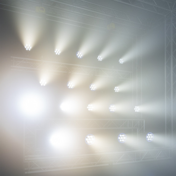 BeamZ MHL760 LED BEE EYE Cabeza Móvil con Zoom