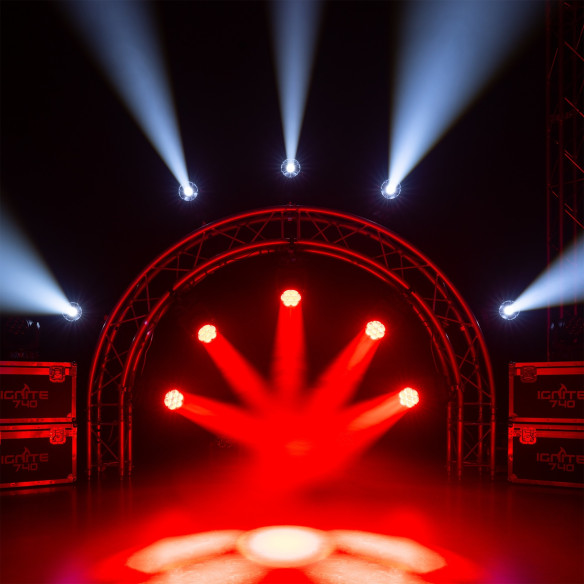 IGNITE740 LED Cabeza Móvil Wash con Zoom ,7x 40W 4-en-1 LED RGBW