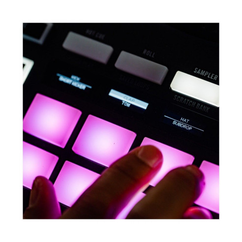 Rane FOUR Controlador DJ de Serato Stems