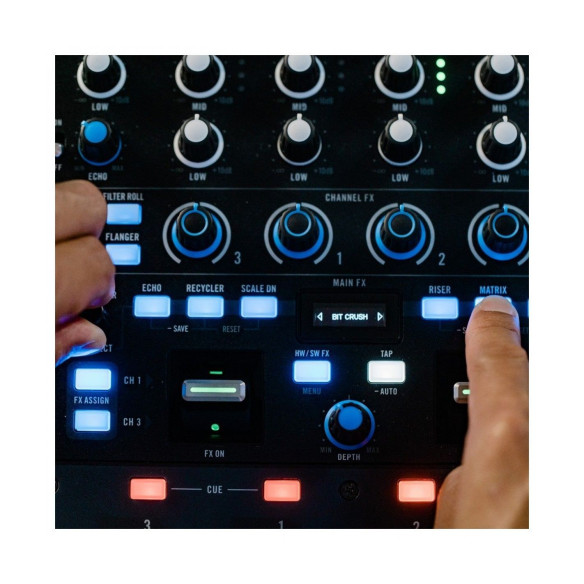 Rane FOUR Controlador DJ de Serato Stems
