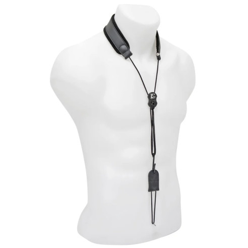 Cordón para Clarinete Bajo BG C50 de cuero, acolchado, al cuello y con un gancho metálico.