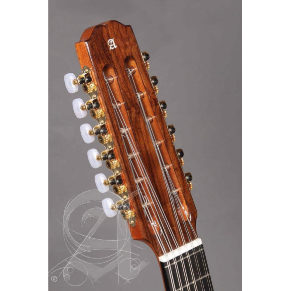 comprar Laúd Alhambra L-4P, un laud tradicional con tapa de Cedro macizo y aros y fondo de Palosanto de India.