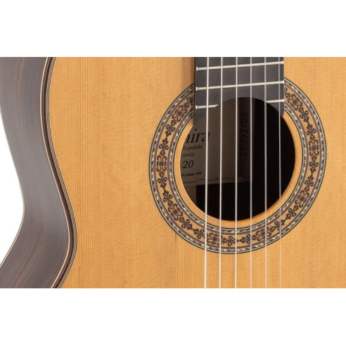 Admira A20 EF Guitarra Clásica Electrificada Artesanía