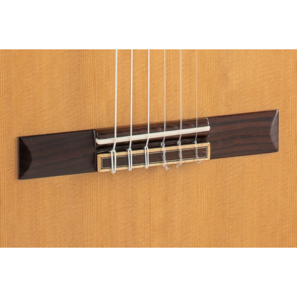 Admira A20 EF Guitarra Clásica Electrificada Artesanía