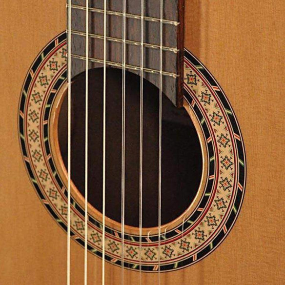 Compra CE-100-C Tapa de Cedro online | MusicSales