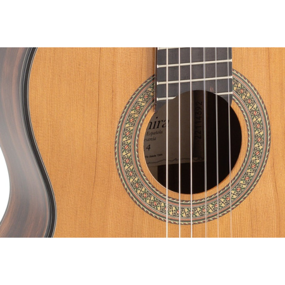Admira A4 Guitarra Clásica Artesanía