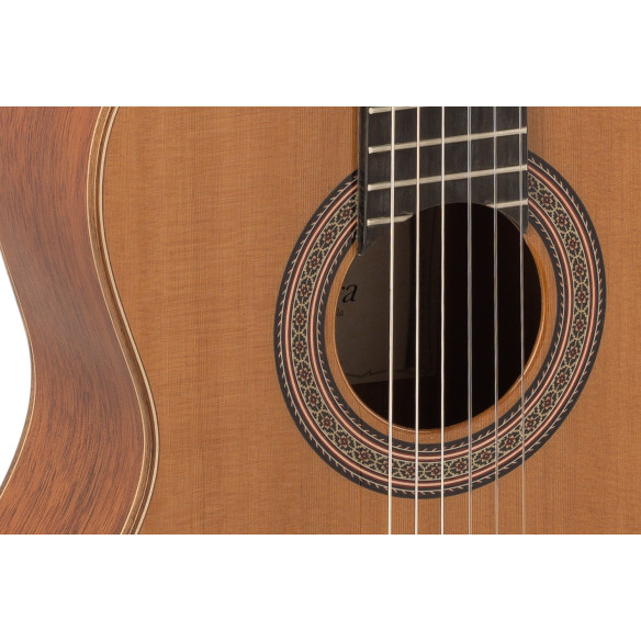 Admira A40SEF Guitarra Clásica Artesanía Electrificada Satinada