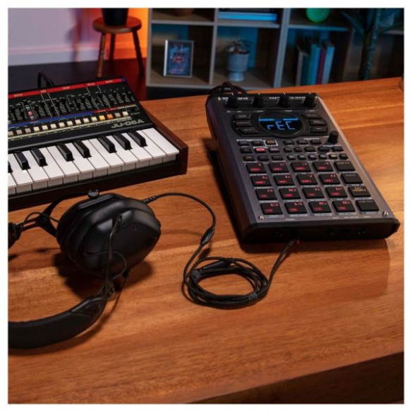 Roland SP-404MK2 Sampler Roland SP-404MK2 Sampler