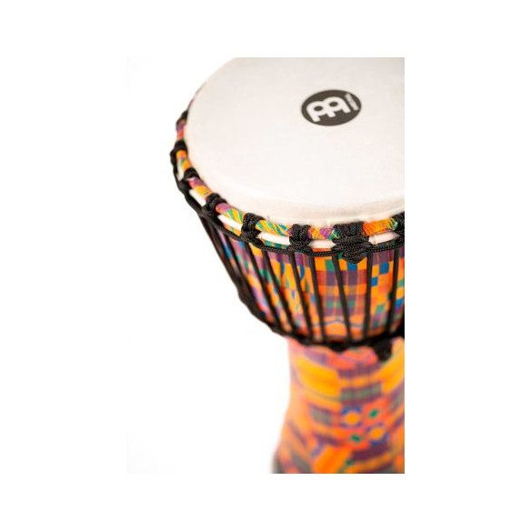 Djembé Meinl PADJ2-S-F Kenyan Quilt de 8'' Travel Series realizado en plástico muy ligero.