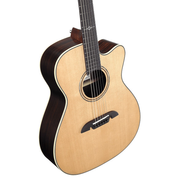 Alvarez MF70CEHF MASTERWORK Guitarra Electroacústica OM