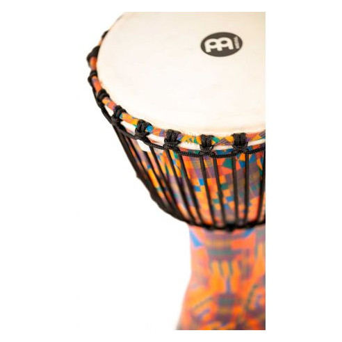 Djembé Meinl PADJ2-L-G Kenyan Quilt de 12'' Travel Series realizado en plástico muy ligero.