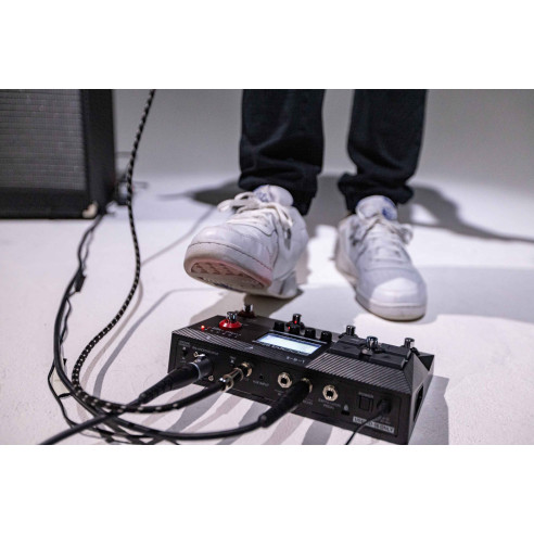 Zoom B2 FOUR Pedalera multiefectos para bajo