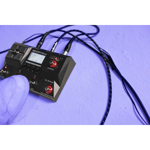 Zoom B2 FOUR Pedalera multiefectos para bajo