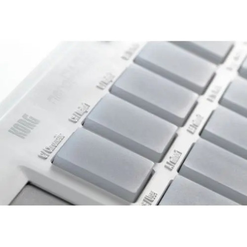 Controlador Korg Nanopad 2 White USB con 12 pads sensibles.