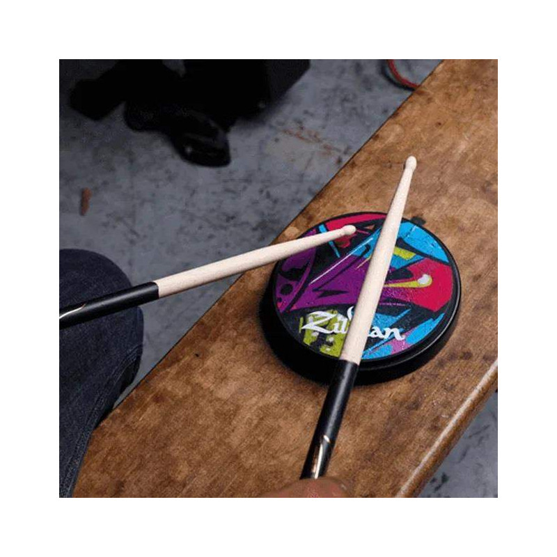 Pad de Prácticas de 6" Zildjian Graffiti proporciona una excelente respuesta para aprender la técnica de la batería.