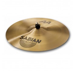 Plato Sabian Rock Crash de 18" de la serie AA, un plato explosivo y penetrante. Los agudos es el fuerte de este plato.