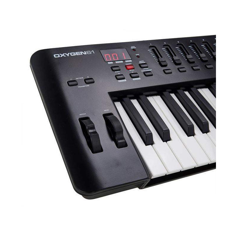 M-AUDIO OXYGEN 61 MKV Teclado Controlador 61 teclas sensibles a la velocidad,8 pads disparo ,8 botones asignables.